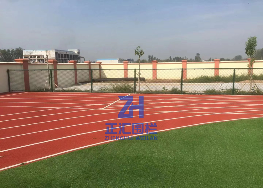 小学运动场围网.jpg